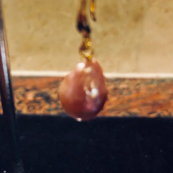 Beautiful Baroque Pink Pearl Earrings - Picture 3 of 4